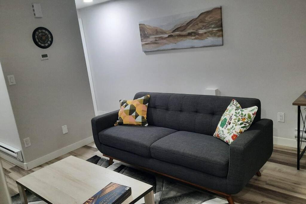 Carsonway Basement Apartment *
